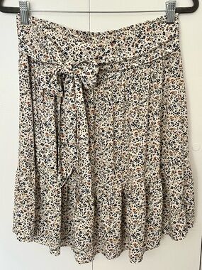 Madewell Tie-Waist Mini Skirt in Fieldwalk Floral Size M Like New